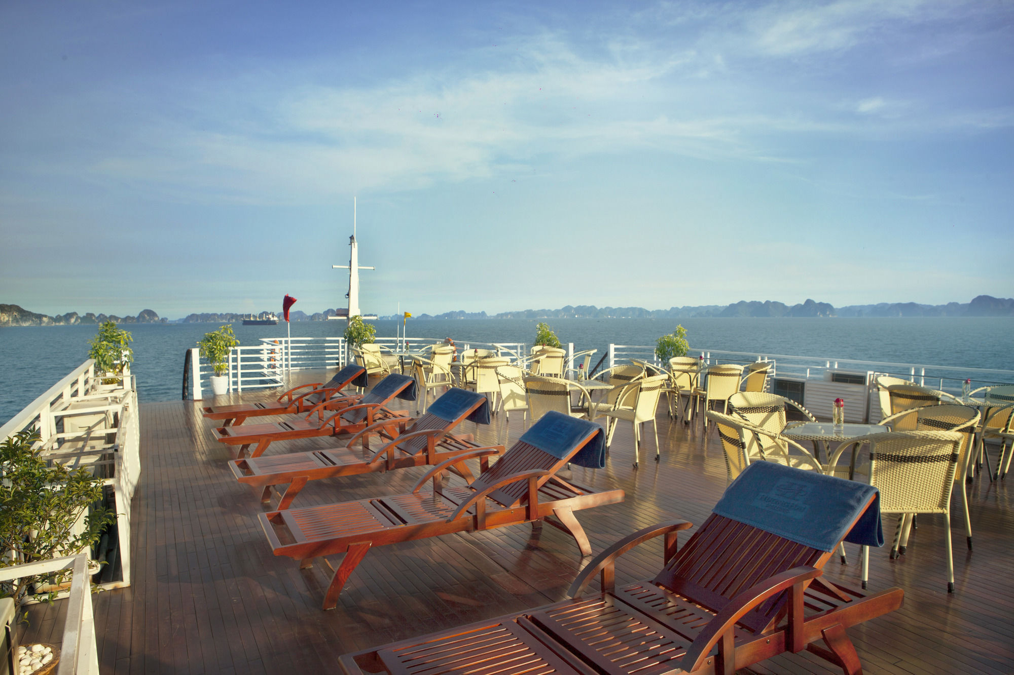 Huong Hai Sealife Cruise Ha Long Exterior photo