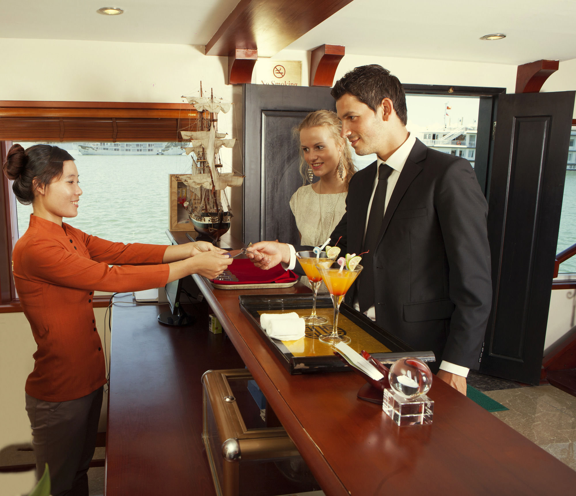 Huong Hai Sealife Cruise Ha Long Exterior photo